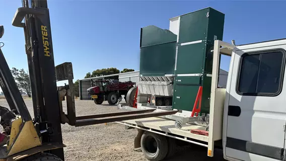 Aerodynamic separator